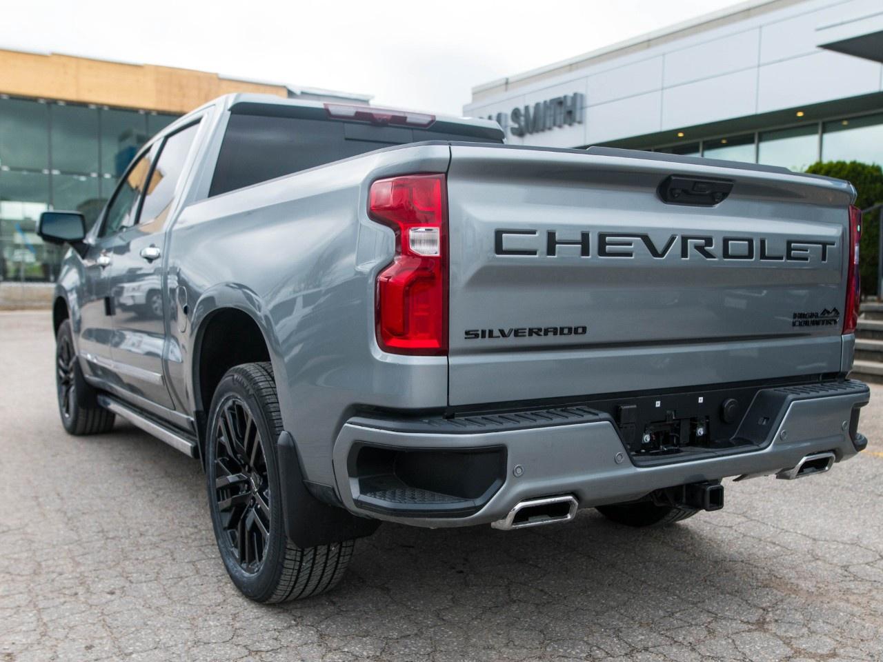 2026 Chevrolet Silverado 1500 Crew Cab Short Box 4-Wheel Drive High Country Photo