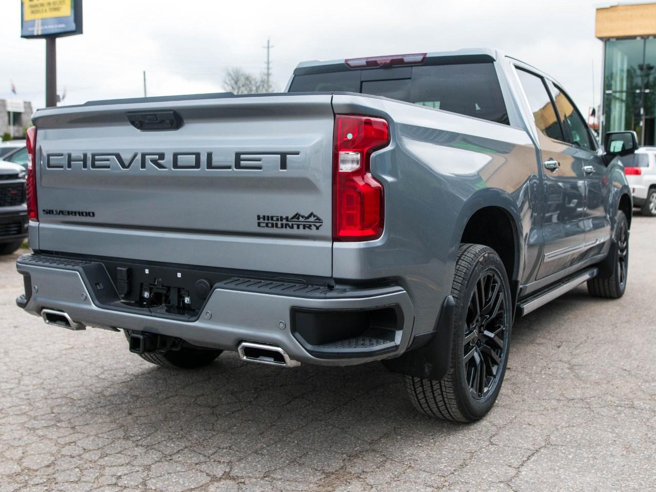 2026 Chevrolet Silverado 1500 Crew Cab Short Box 4-Wheel Drive High Country Photo4