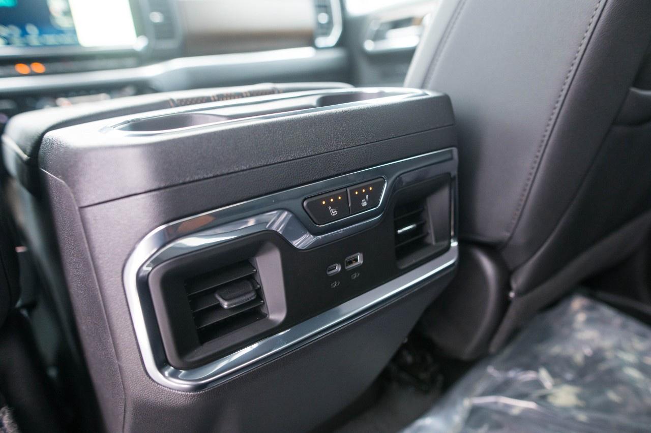 2026 Chevrolet Silverado 1500 Crew Cab Short Box 4-Wheel Drive High Country Photo