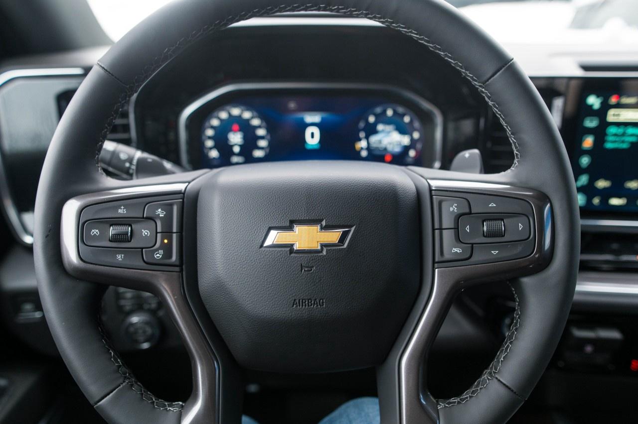 2026 Chevrolet Silverado 1500 Crew Cab Short Box 4-Wheel Drive High Country Photo
