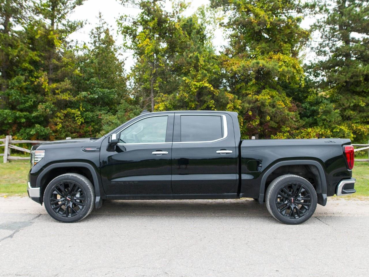 2026 GMC Sierra 1500 Crew Cab Short Box 4-Wheel Drive SLT Photo1