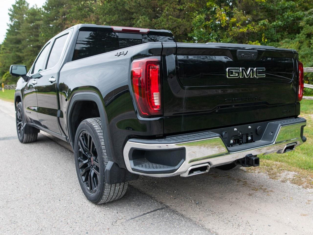 2026 GMC Sierra 1500 Crew Cab Short Box 4-Wheel Drive SLT Photo