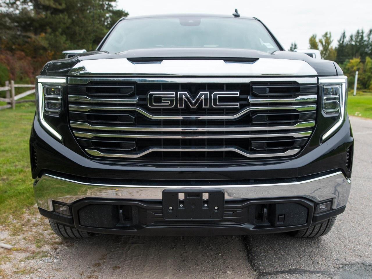 2026 GMC Sierra 1500 Crew Cab Short Box 4-Wheel Drive SLT Photo