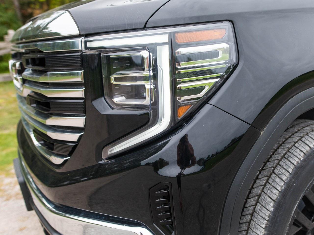 2026 GMC Sierra 1500 Crew Cab Short Box 4-Wheel Drive SLT Photo