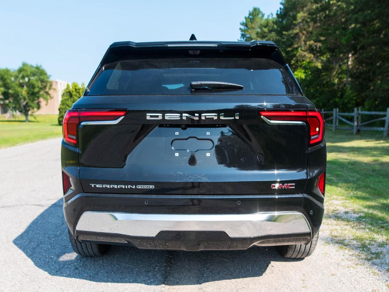 2027 GMC Terrain AWD Denali Photo3