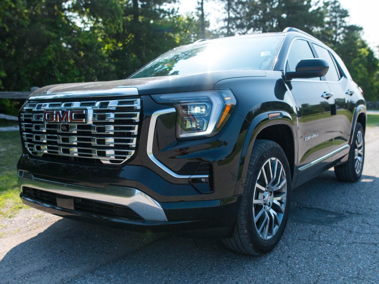 2027 GMC Terrain AWD Denali Photo