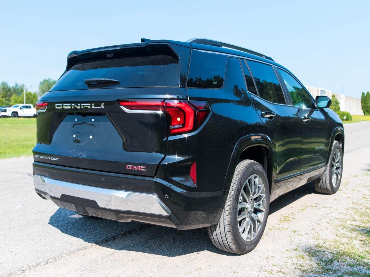 2027 GMC Terrain AWD Denali Photo