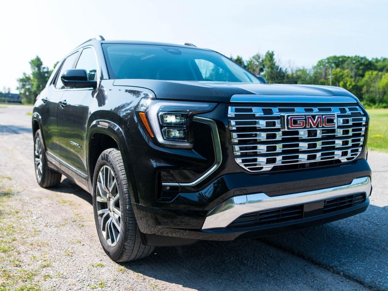 2027 GMC Terrain AWD Denali Photo