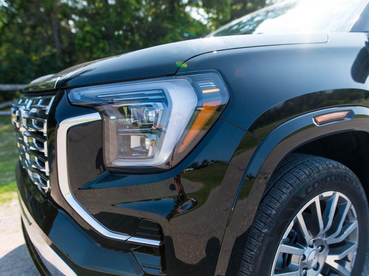 2027 GMC Terrain AWD Denali Photo