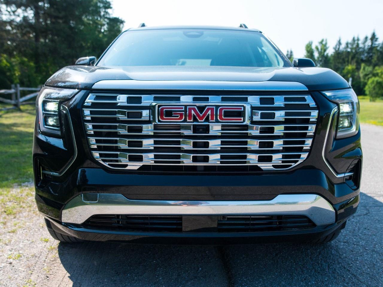 2027 GMC Terrain AWD Denali Photo