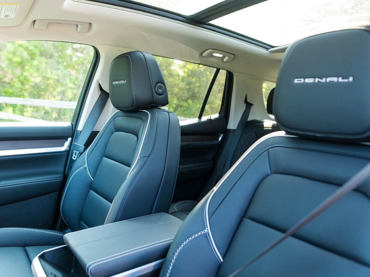 2027 GMC Terrain AWD Denali Photo