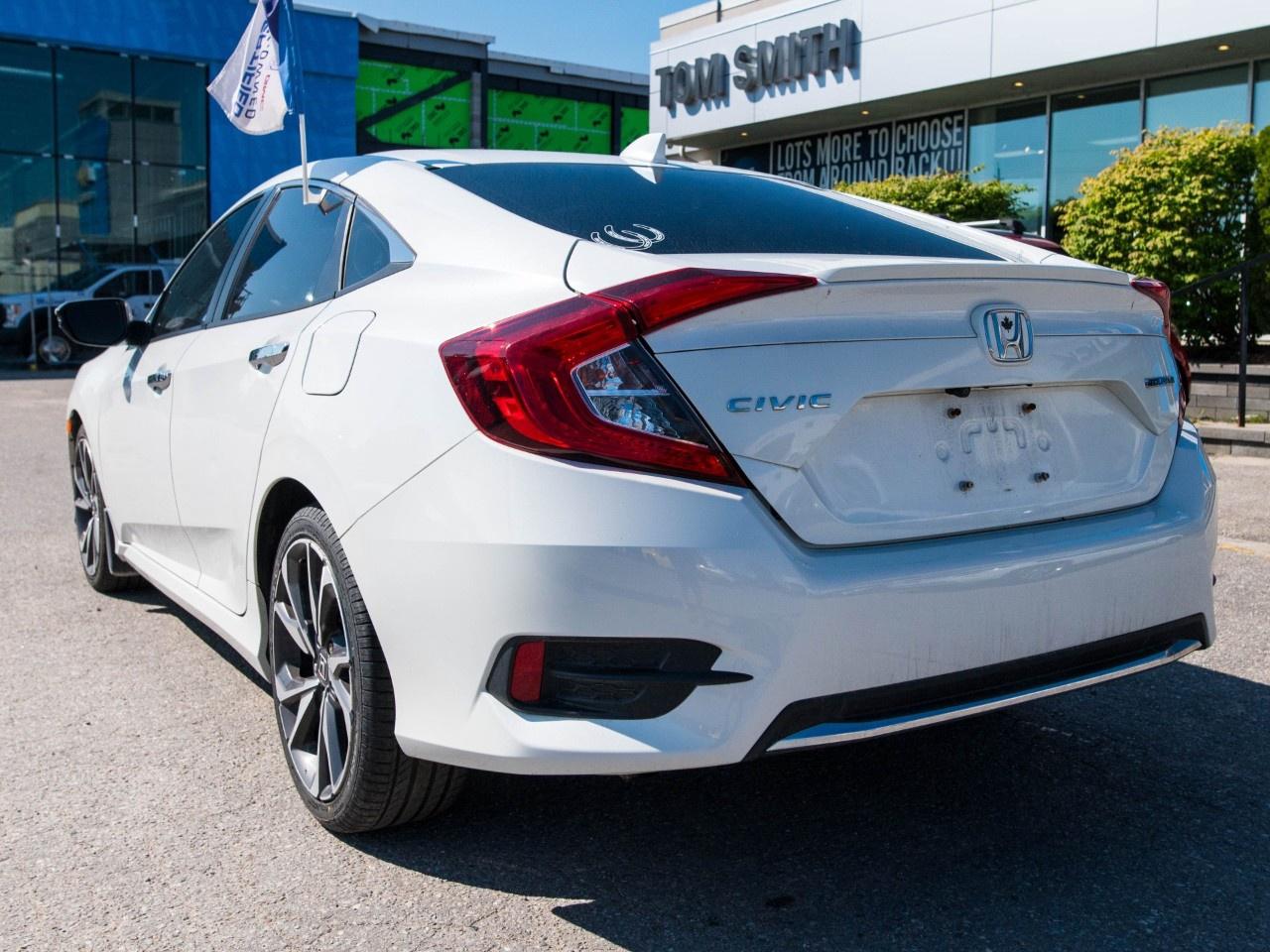 2020 Honda Civic Sedan Touring CVT Sedan Photo