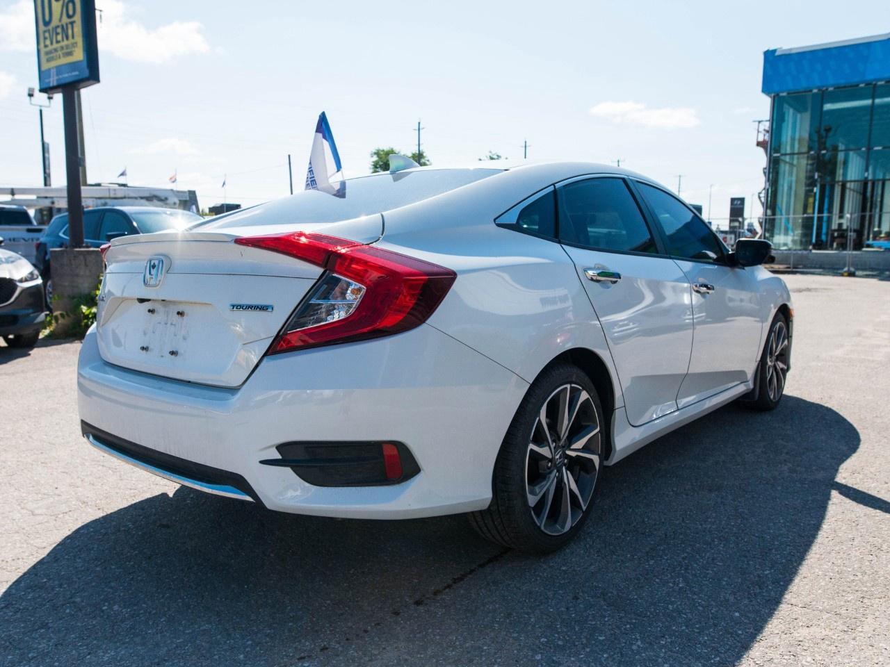 2020 Honda Civic Sedan Touring CVT Sedan Photo