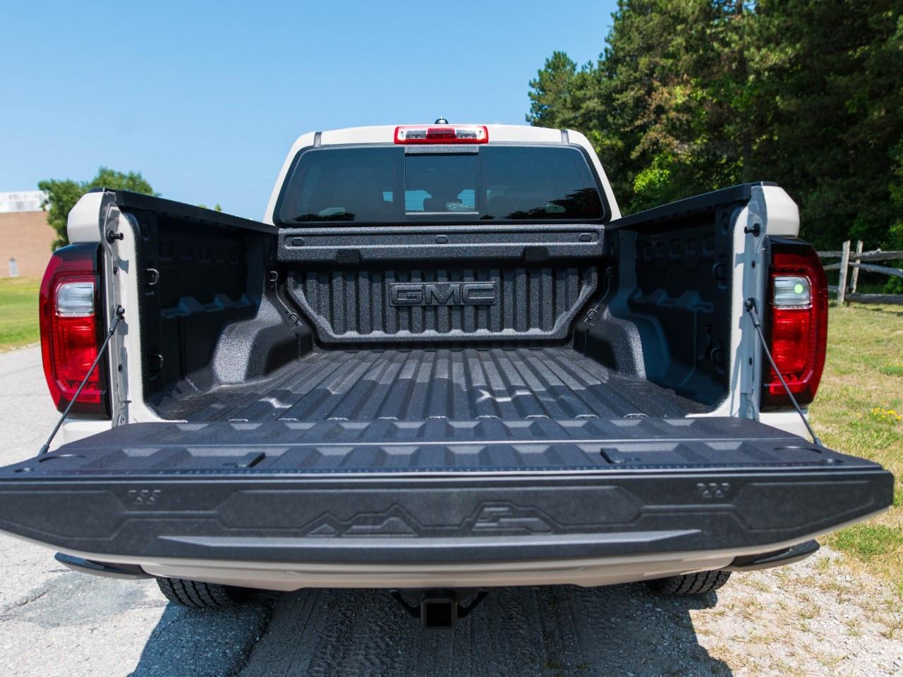 2026 GMC Canyon Crew Cab Short Box 4-Wheel Drive AT4 Photo