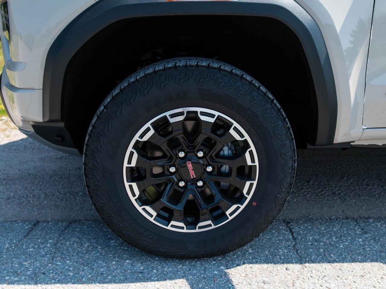 2026 GMC Canyon Crew Cab Short Box 4-Wheel Drive AT4 Photo
