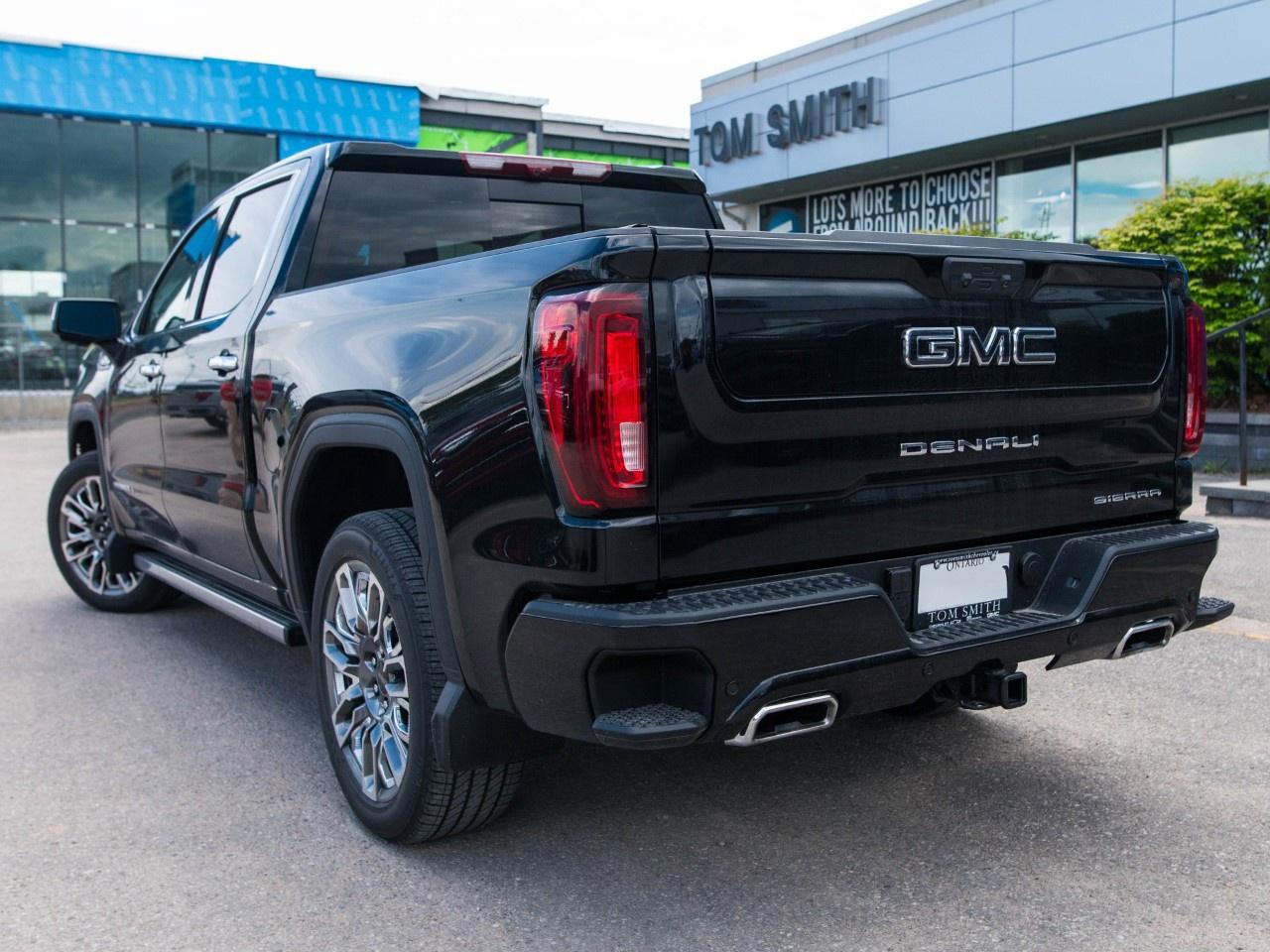 2026 GMC Sierra 1500 Crew Cab Short Box 4-Wheel Drive Denali Ultimate Photo