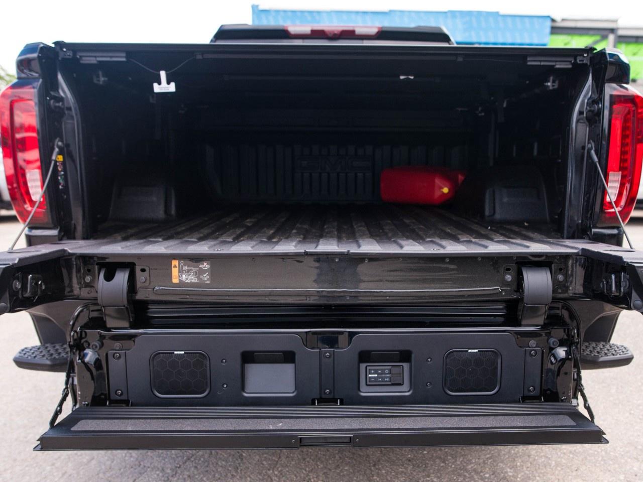 2026 GMC Sierra 1500 Crew Cab Short Box 4-Wheel Drive Denali Ultimate Photo