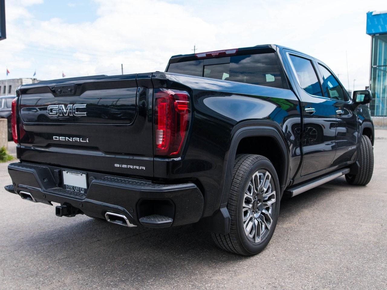 2026 GMC Sierra 1500 Crew Cab Short Box 4-Wheel Drive Denali Ultimate Photo