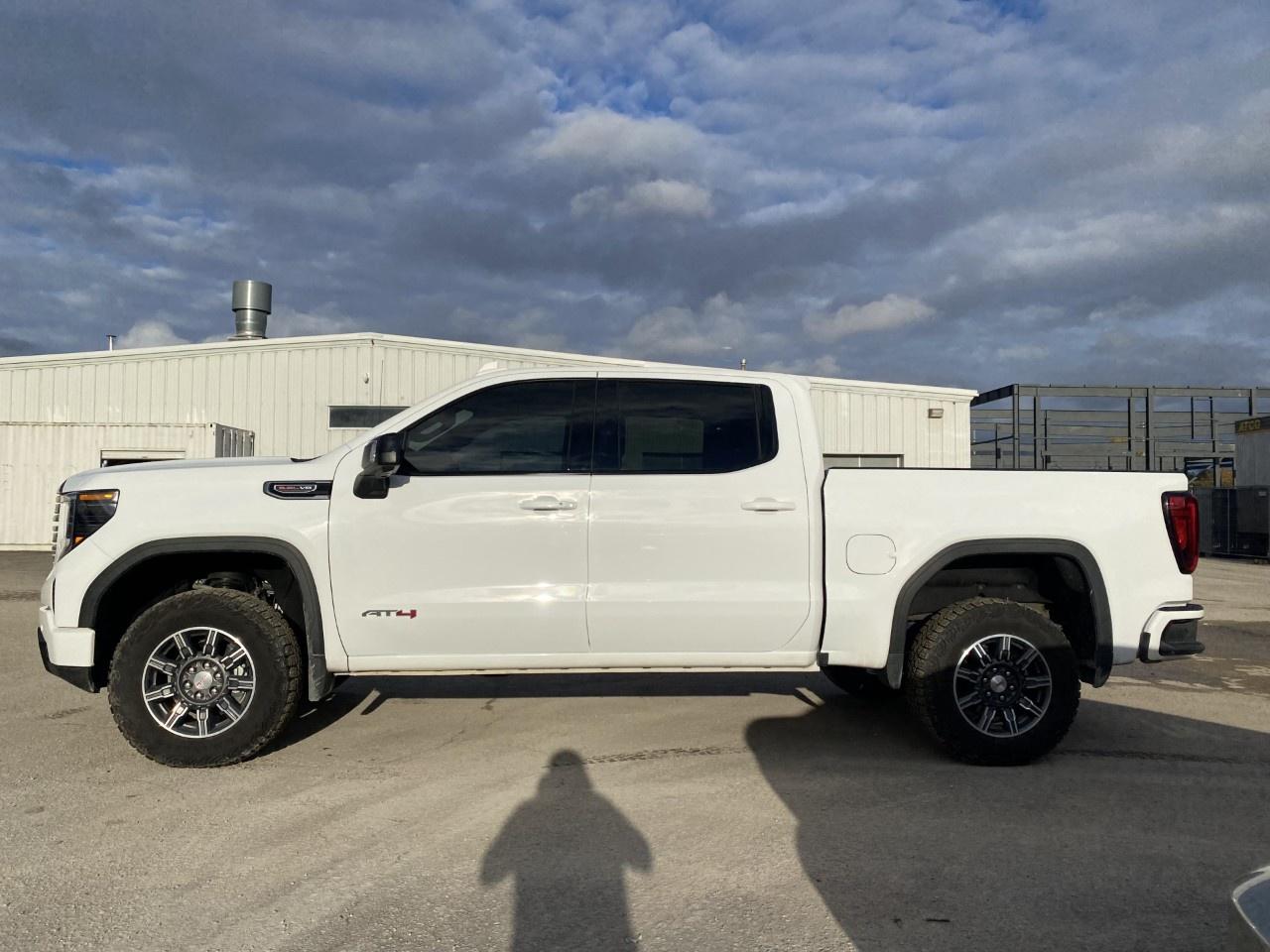 2025 GMC Sierra 1500 Crew Cab Short Box 4-Wheel Drive AT4 Photo