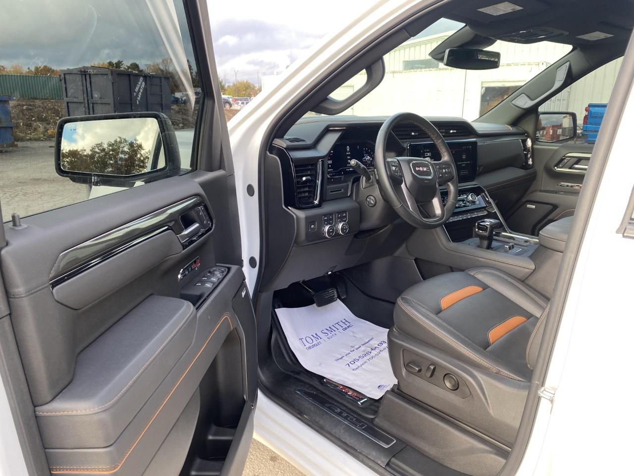 2025 GMC Sierra 1500 Crew Cab Short Box 4-Wheel Drive AT4 Photo