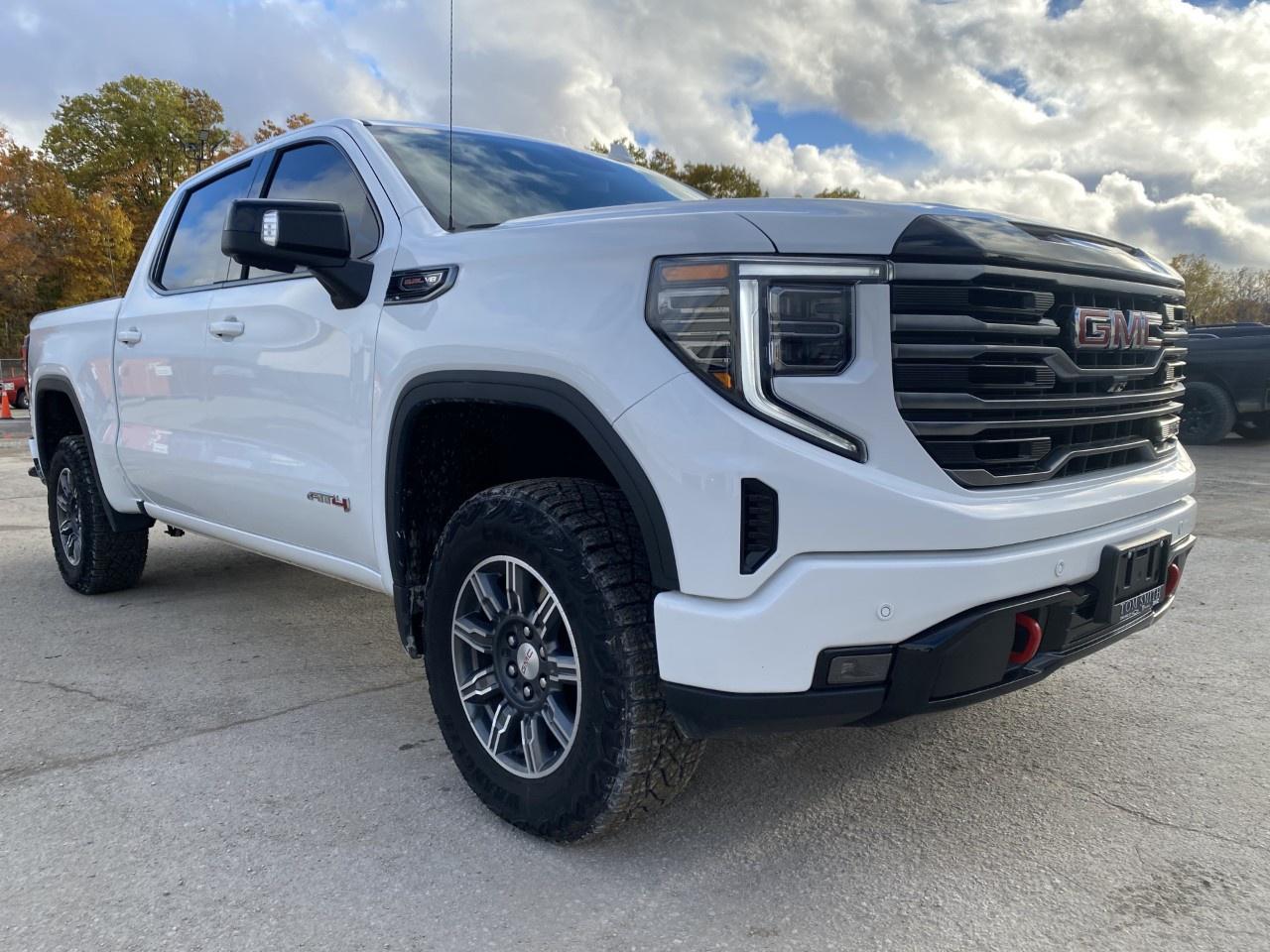 2025 GMC Sierra 1500 Crew Cab Short Box 4-Wheel Drive AT4 Photo