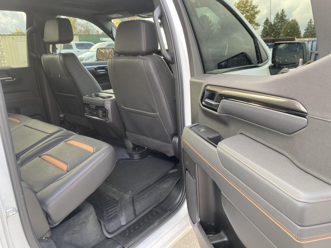 2025 GMC Sierra 1500 Crew Cab Short Box 4-Wheel Drive AT4 Photo
