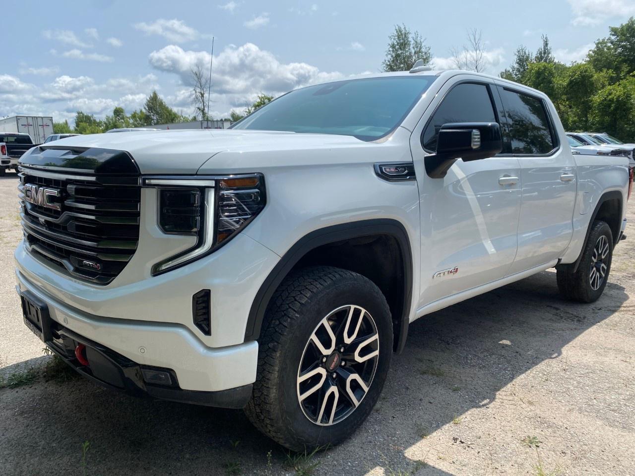 2025 GMC Sierra 1500 Crew Cab Short Box 4-Wheel Drive AT4 Photo5