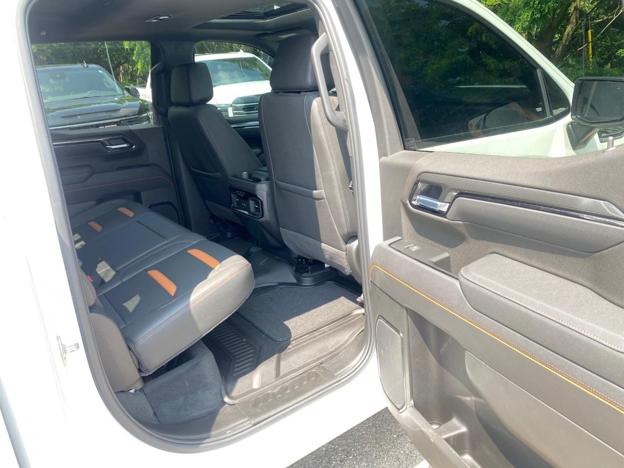 2025 GMC Sierra 1500 Crew Cab Short Box 4-Wheel Drive AT4 Photo