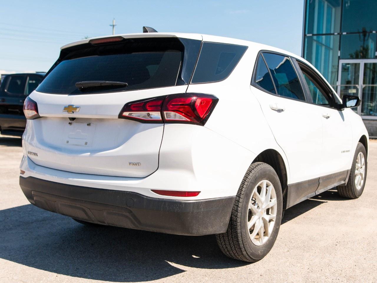 2024 Chevrolet Equinox AWD LS Photo