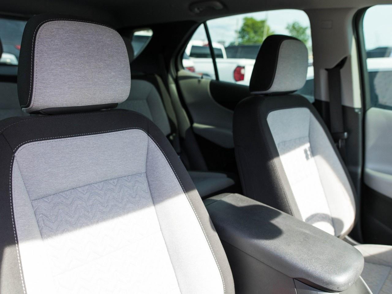 2024 Chevrolet Equinox AWD LS Photo