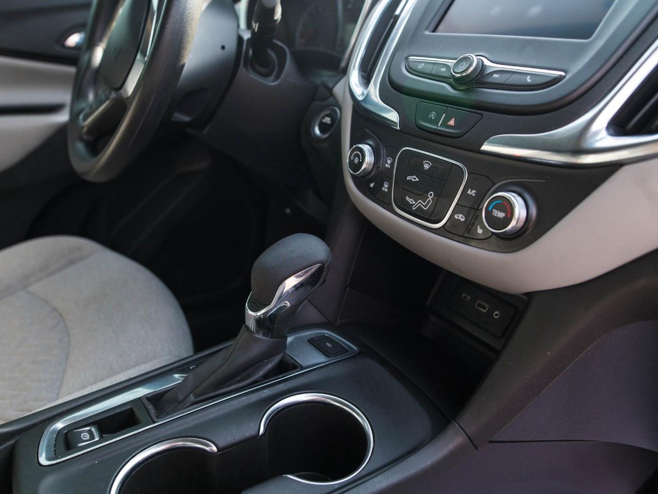 2024 Chevrolet Equinox AWD LS Photo