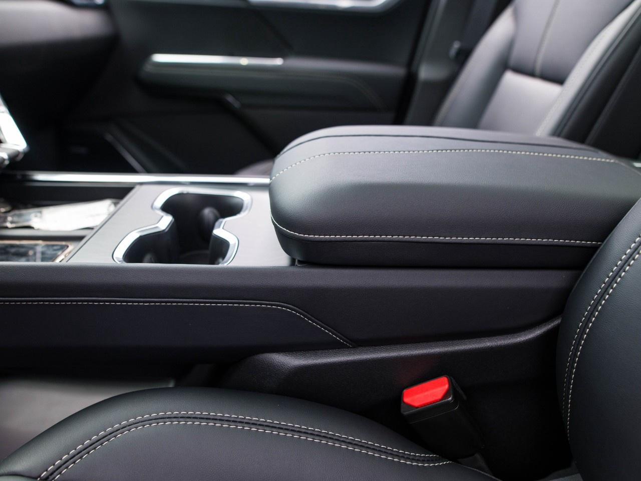 2026 GMC Acadia AWD Elevation Photo