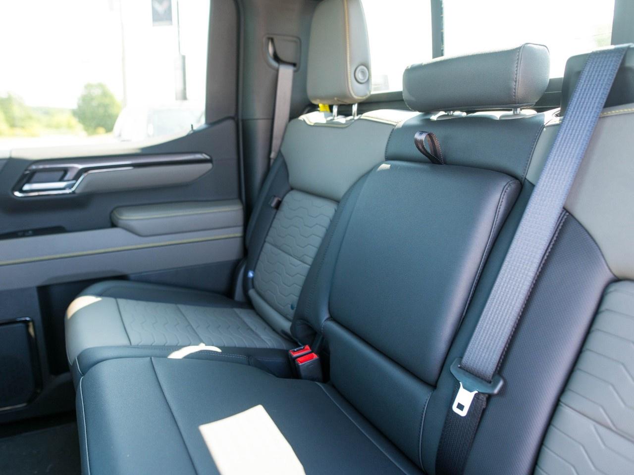 2026 Chevrolet Silverado 1500 Crew Cab Short Box 4-Wheel Drive ZR2 Photo