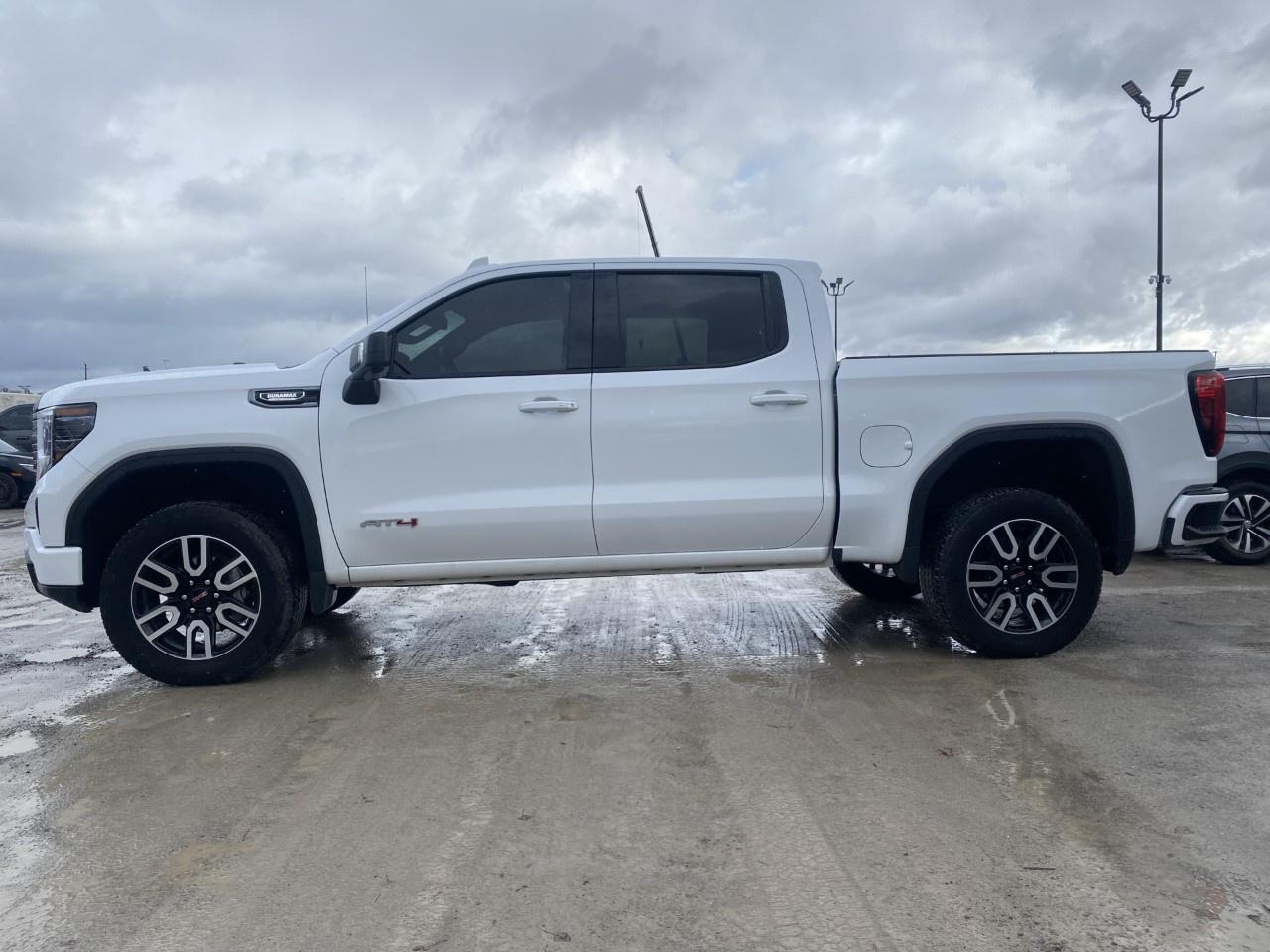 2025 GMC Sierra 1500 Crew Cab Short Box 4-Wheel Drive AT4 Photo2