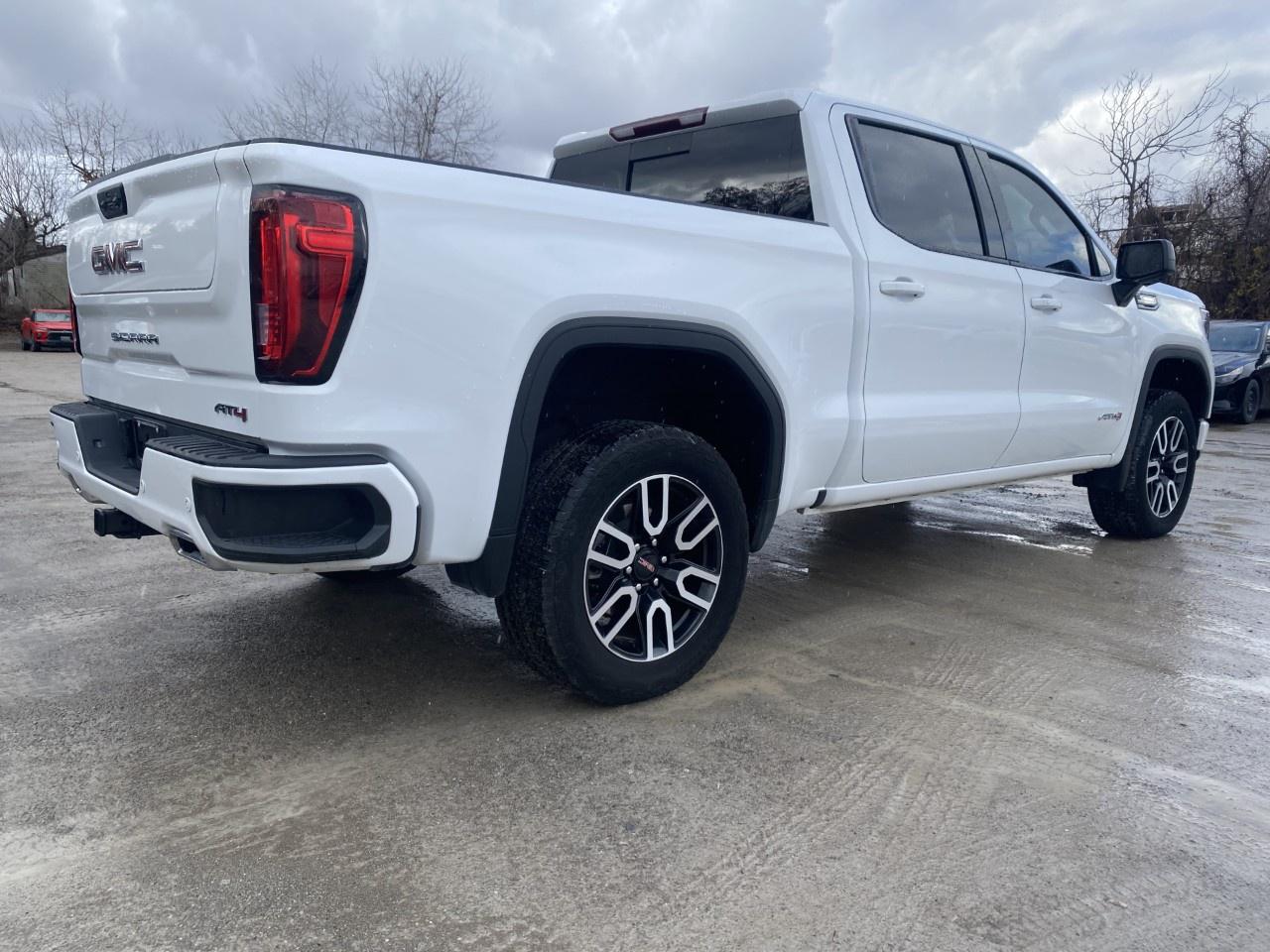 2025 GMC Sierra 1500 Crew Cab Short Box 4-Wheel Drive AT4 Photo
