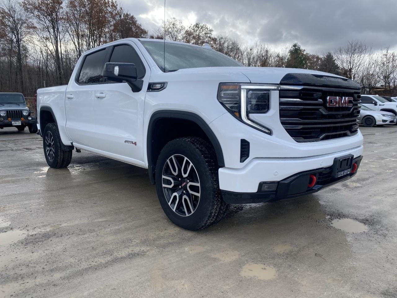 2025 GMC Sierra 1500 Crew Cab Short Box 4-Wheel Drive AT4 Photo