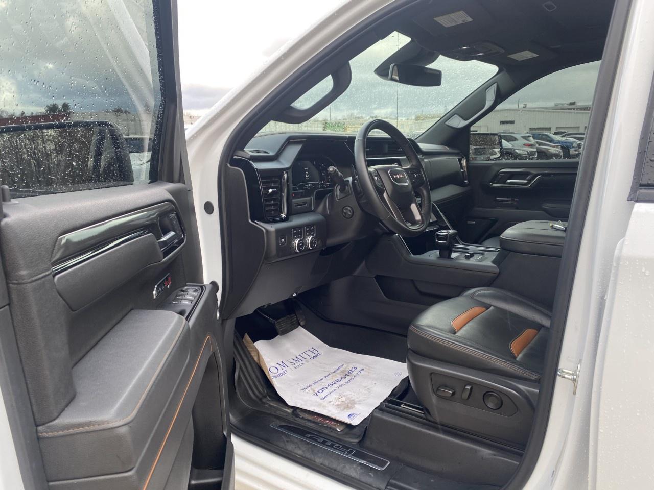 2025 GMC Sierra 1500 Crew Cab Short Box 4-Wheel Drive AT4 Photo