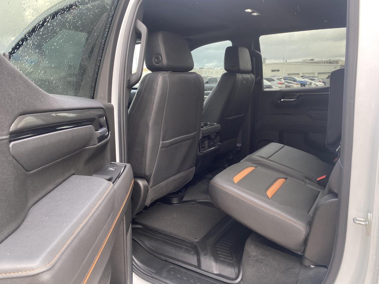 2025 GMC Sierra 1500 Crew Cab Short Box 4-Wheel Drive AT4 Photo