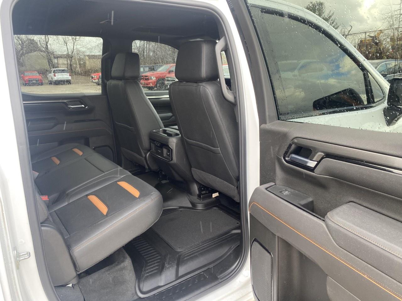 2025 GMC Sierra 1500 Crew Cab Short Box 4-Wheel Drive AT4 Photo