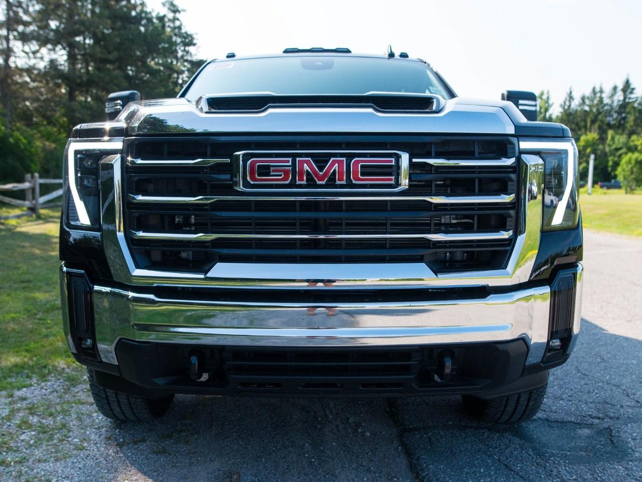 2026 GMC SIERRA 2500HD Crew Cab Standard Box 4-Wheel Drive SLE Photo