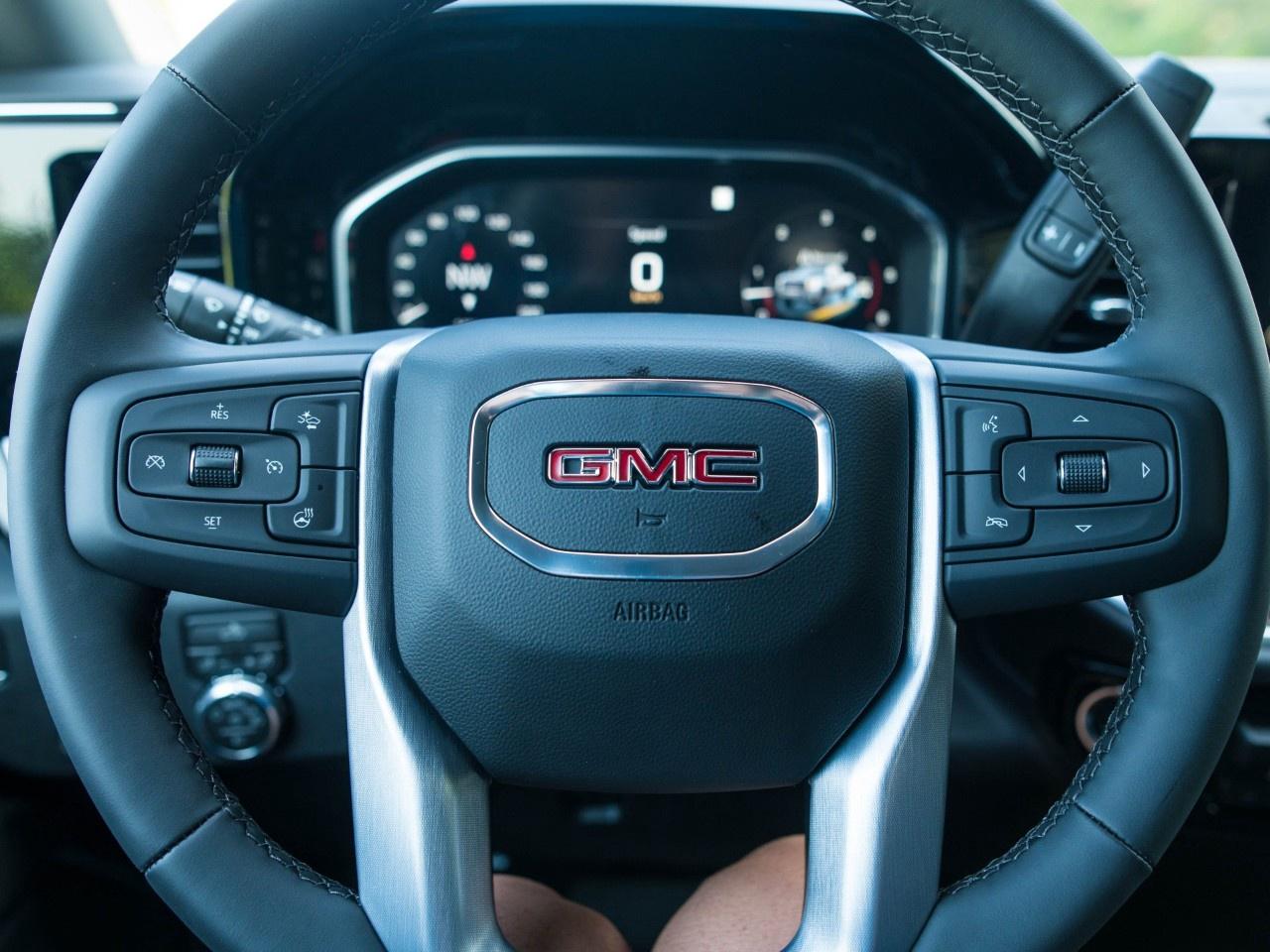 2026 GMC SIERRA 2500HD Crew Cab Standard Box 4-Wheel Drive SLE Photo