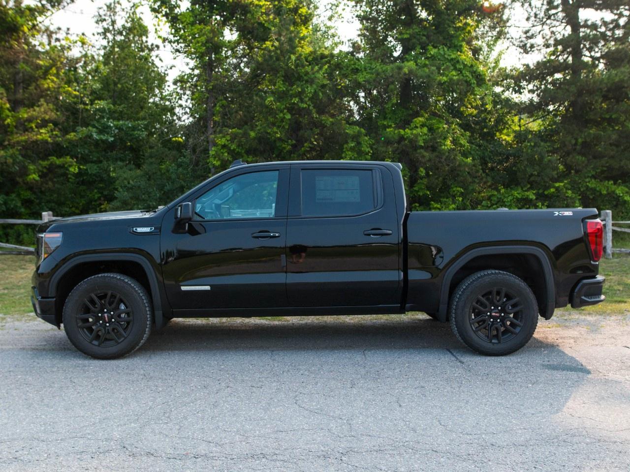 2026 GMC Sierra 1500 Crew Cab Short Box 4-Wheel Drive Elevation Photo5