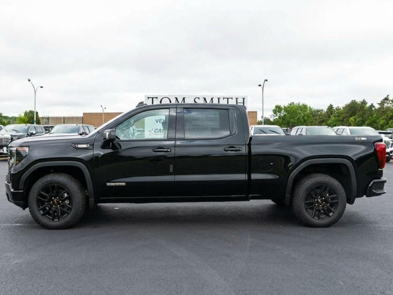 2026 GMC Sierra 1500 Crew Cab Standard Box 4-Wheel Drive Elevation Photo5