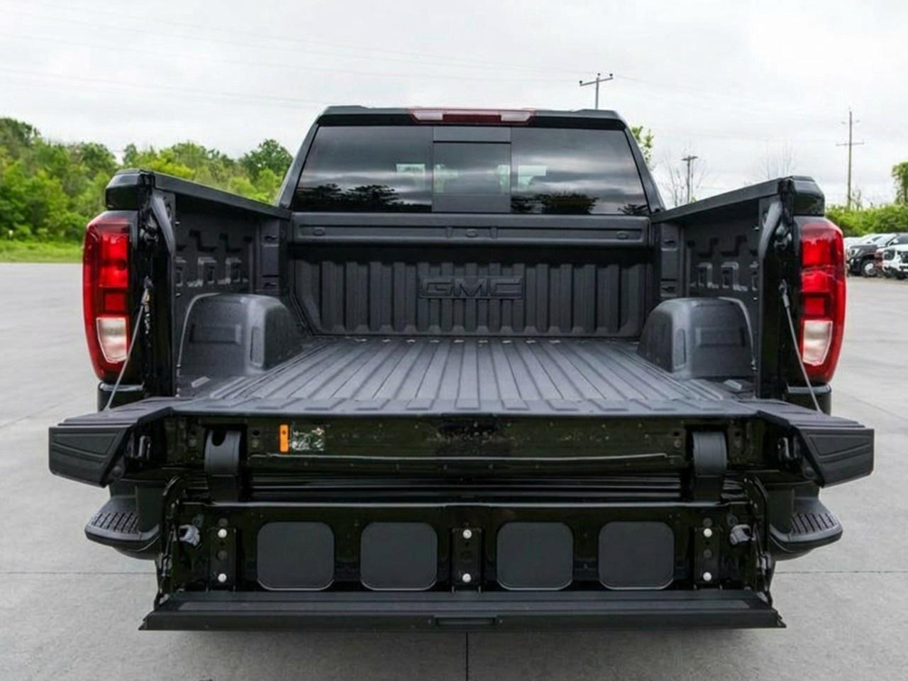 2026 GMC Sierra 1500 Crew Cab Standard Box 4-Wheel Drive Elevation Photo