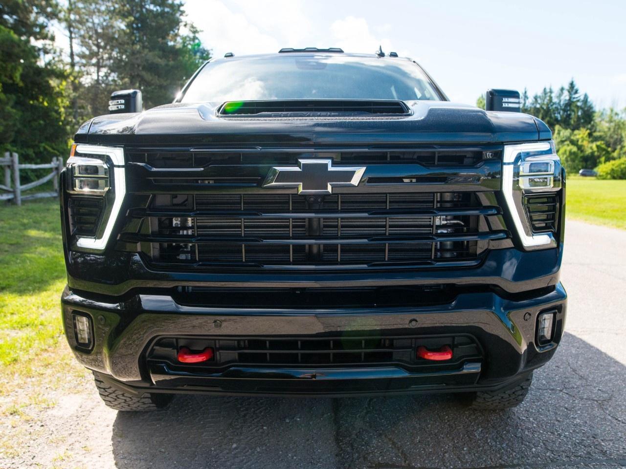 2026 Chevrolet SILVERADO 2500HD 4WD Crew Cab Standard Box LTZ Photo