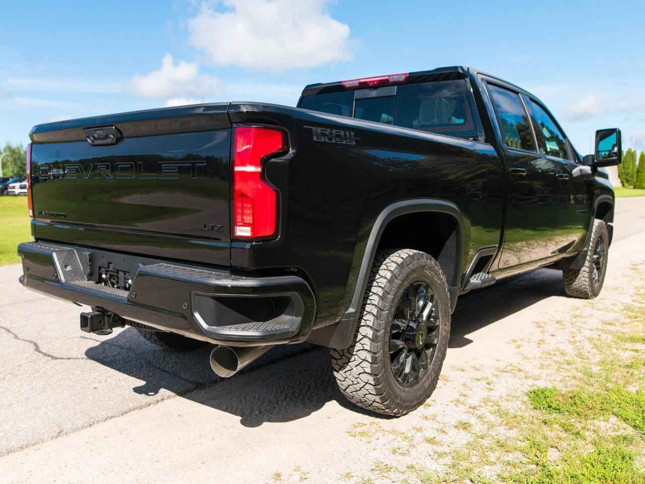 2026 Chevrolet SILVERADO 2500HD 4WD Crew Cab Standard Box LTZ Photo