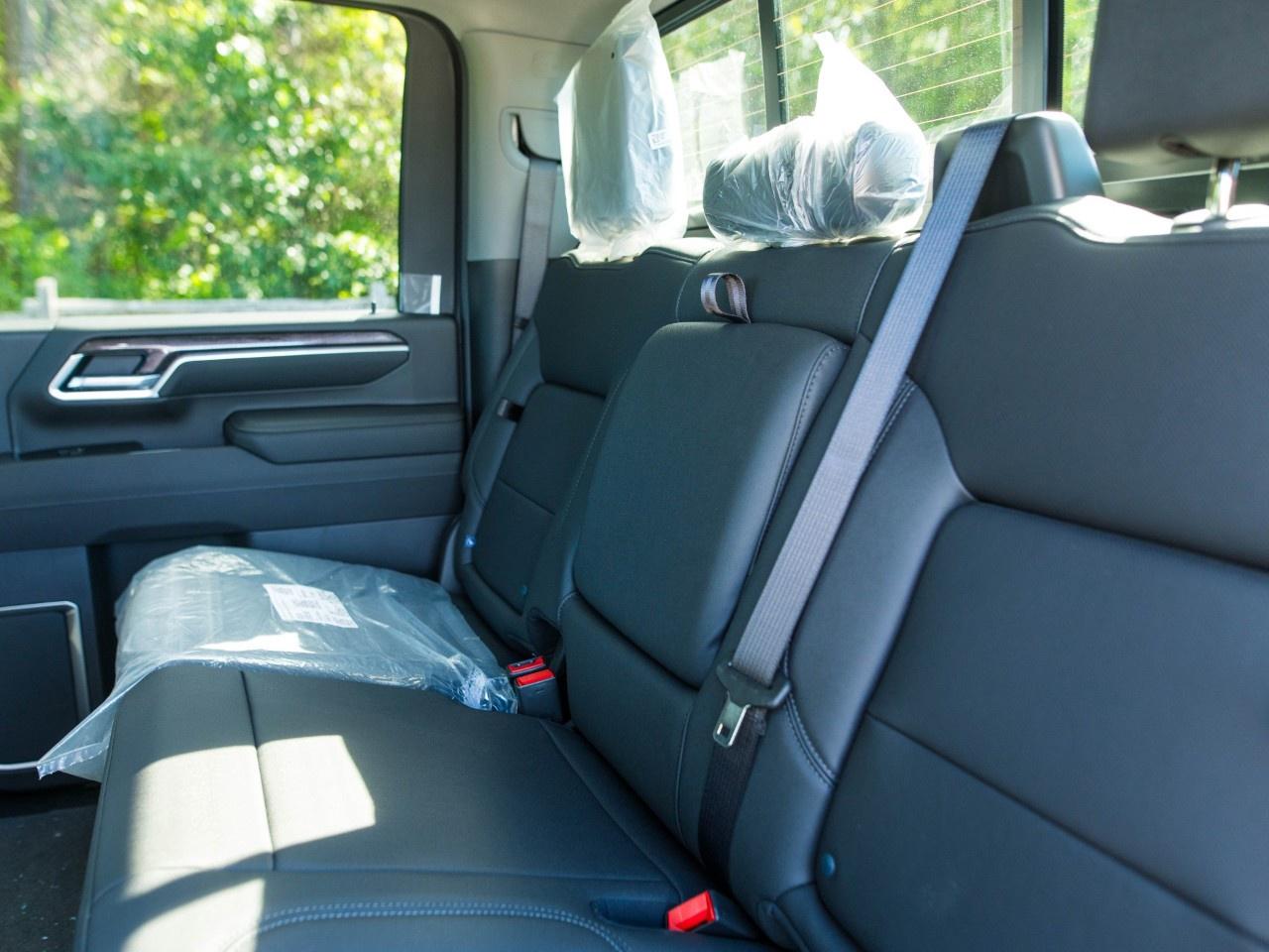 2026 Chevrolet SILVERADO 2500HD 4WD Crew Cab Standard Box LTZ Photo