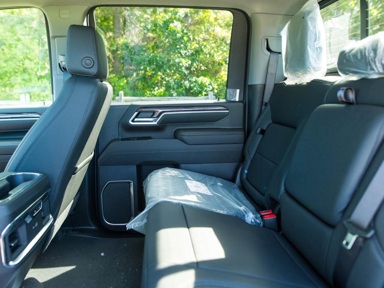 2026 Chevrolet SILVERADO 2500HD 4WD Crew Cab Standard Box LTZ Photo