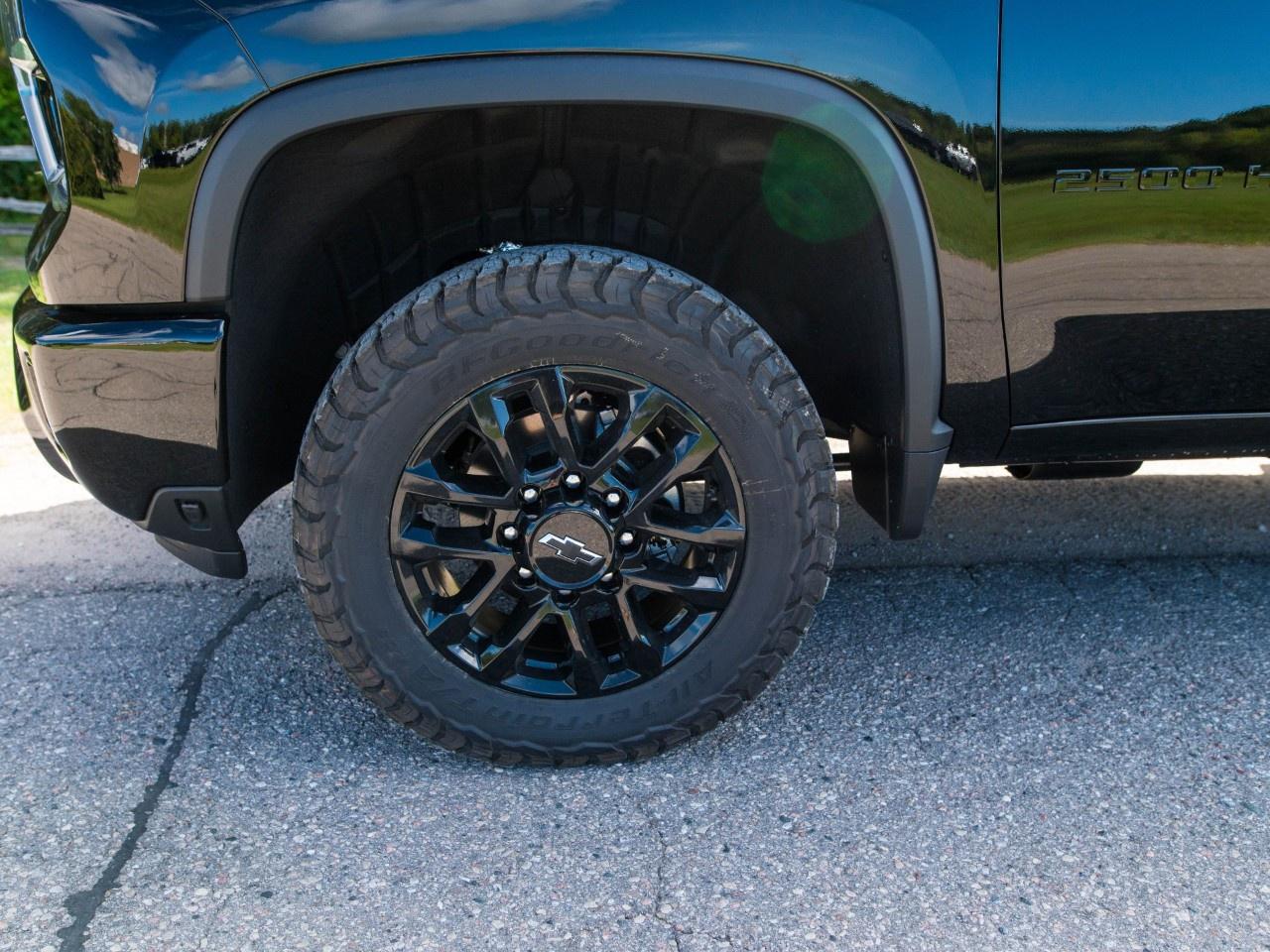 2026 Chevrolet SILVERADO 2500HD 4WD Crew Cab Standard Box LTZ Photo