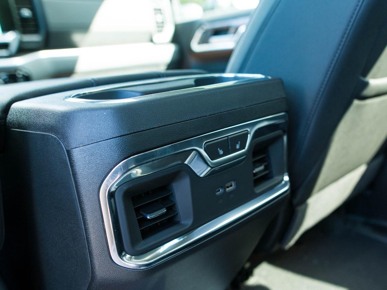2026 Chevrolet SILVERADO 2500HD 4WD Crew Cab Standard Box LTZ Photo